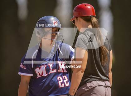 Thumbnail 2 in JSerra Catholic vs. King photogallery.
