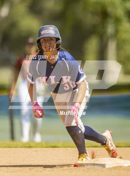 Thumbnail 2 in JSerra Catholic vs. King photogallery.