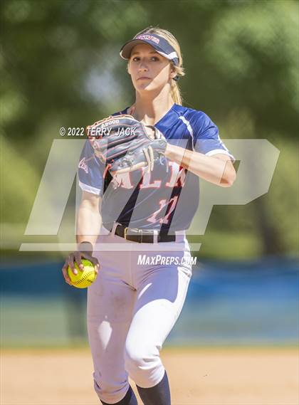 Thumbnail 1 in JSerra Catholic vs. King photogallery.