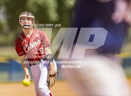 Thumbnail 3 in JSerra Catholic vs. King photogallery.