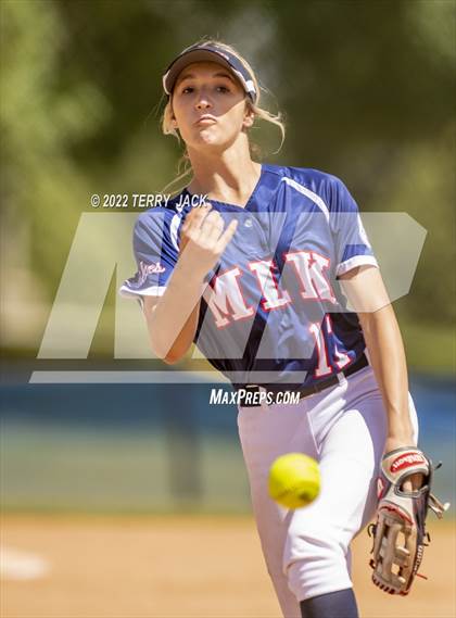Thumbnail 2 in JSerra Catholic vs. King photogallery.