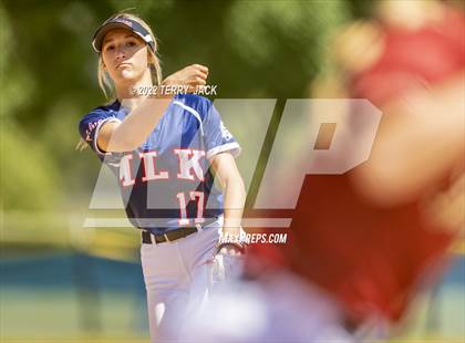 Thumbnail 2 in JSerra Catholic vs. King photogallery.