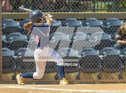 Thumbnail 2 in JSerra Catholic vs. King photogallery.
