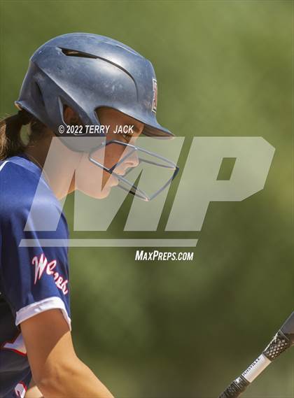 Thumbnail 1 in JSerra Catholic vs. King photogallery.