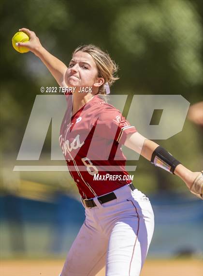Thumbnail 2 in JSerra Catholic vs. King photogallery.