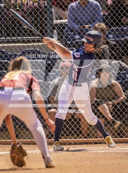 Thumbnail 1 in JSerra Catholic vs. King photogallery.