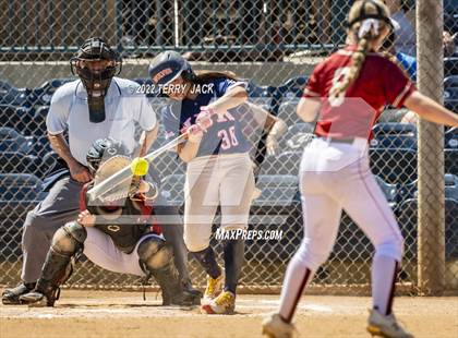 Thumbnail 1 in JSerra Catholic vs. King photogallery.