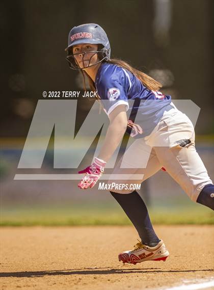 Thumbnail 2 in JSerra Catholic vs. King photogallery.