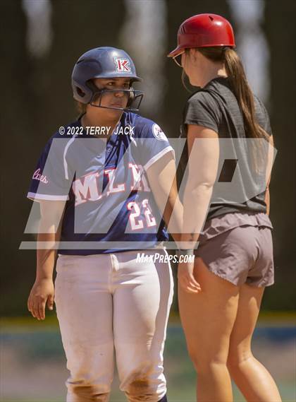 Thumbnail 1 in JSerra Catholic vs. King photogallery.