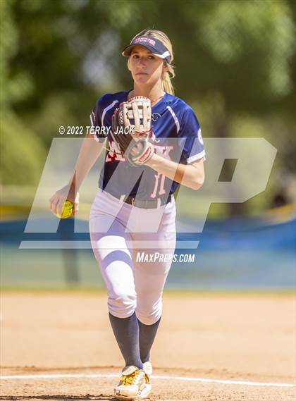 Thumbnail 2 in JSerra Catholic vs. King photogallery.