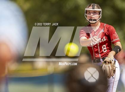 Thumbnail 2 in JSerra Catholic vs. King photogallery.