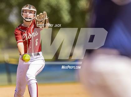 Thumbnail 2 in JSerra Catholic vs. King photogallery.