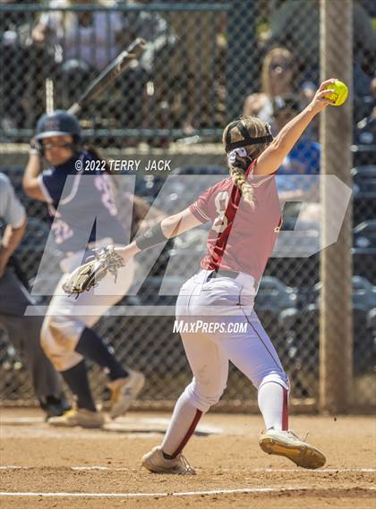 Thumbnail 1 in JSerra Catholic vs. King photogallery.