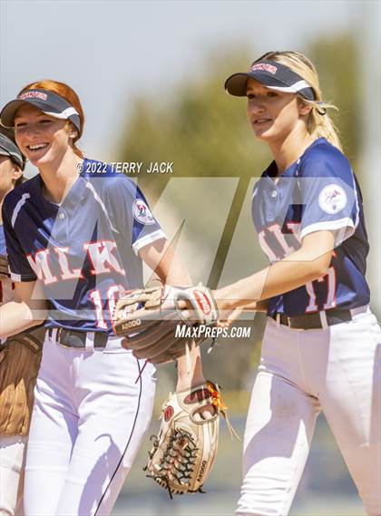 Thumbnail 1 in JSerra Catholic vs. King photogallery.