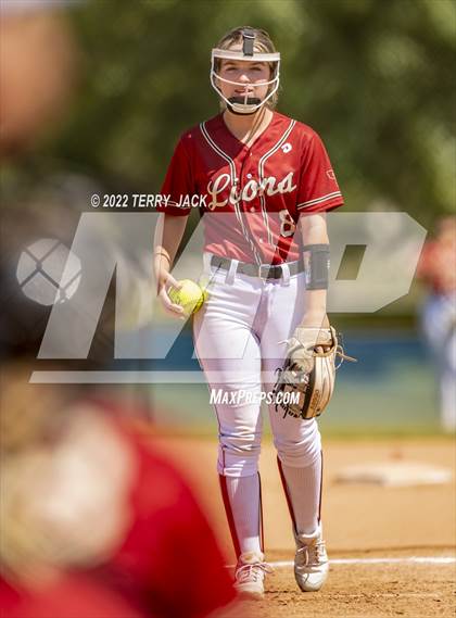 Thumbnail 3 in JSerra Catholic vs. King photogallery.