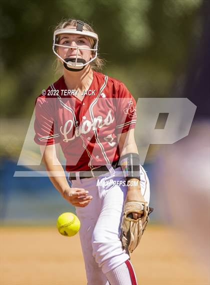 Thumbnail 3 in JSerra Catholic vs. King photogallery.
