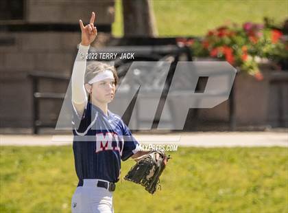 Thumbnail 2 in JSerra Catholic vs. King photogallery.