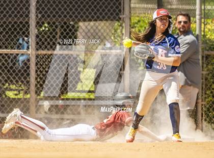 Thumbnail 2 in JSerra Catholic vs. King photogallery.