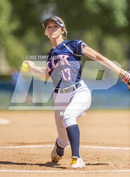 Thumbnail 2 in JSerra Catholic vs. King photogallery.