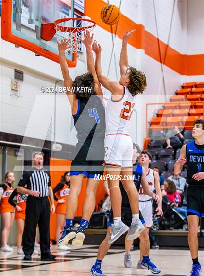 Thumbnail 2 in Elizabethton vs Unicoi Varsity photogallery.