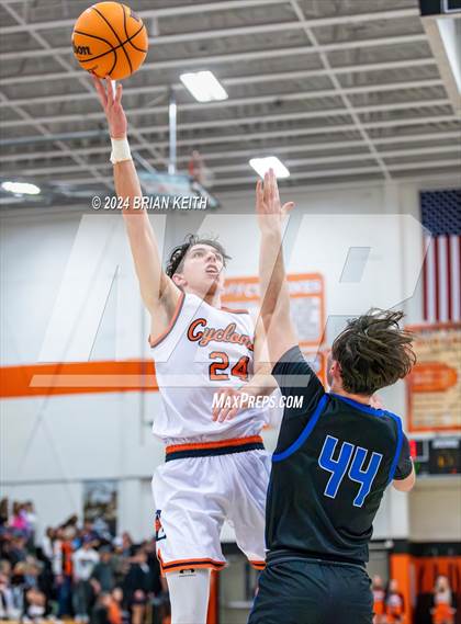 Thumbnail 3 in Elizabethton vs Unicoi Varsity photogallery.