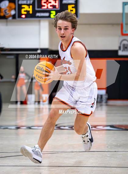 Thumbnail 1 in Elizabethton vs Unicoi Varsity photogallery.