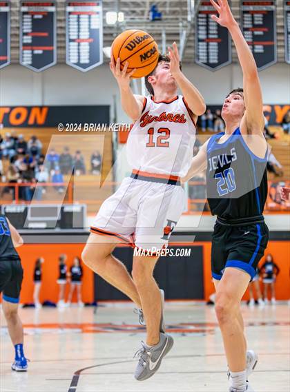 Thumbnail 3 in Elizabethton vs Unicoi Varsity photogallery.