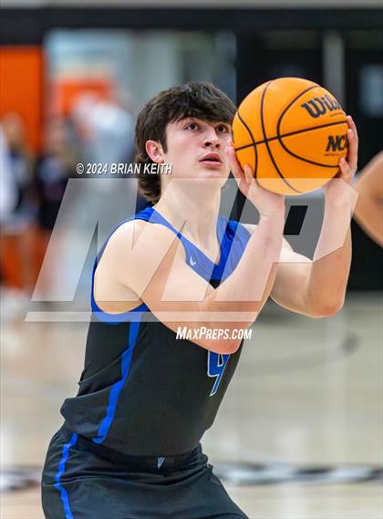 Thumbnail 2 in Elizabethton vs Unicoi Varsity photogallery.