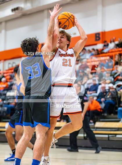 Thumbnail 1 in Elizabethton vs Unicoi Varsity photogallery.