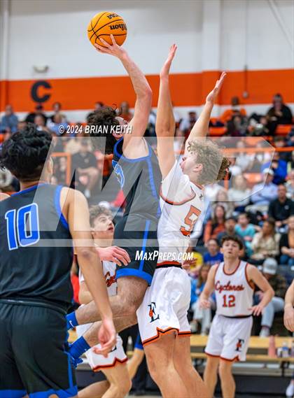 Thumbnail 2 in Elizabethton vs Unicoi Varsity photogallery.