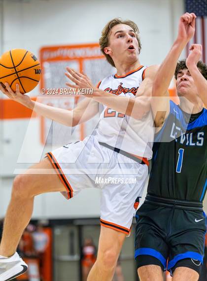 Thumbnail 1 in Elizabethton vs Unicoi Varsity photogallery.
