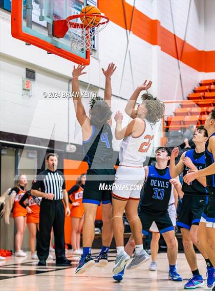 Thumbnail 3 in Elizabethton vs Unicoi Varsity photogallery.