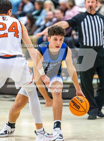 Thumbnail 1 in Elizabethton vs Unicoi Varsity photogallery.