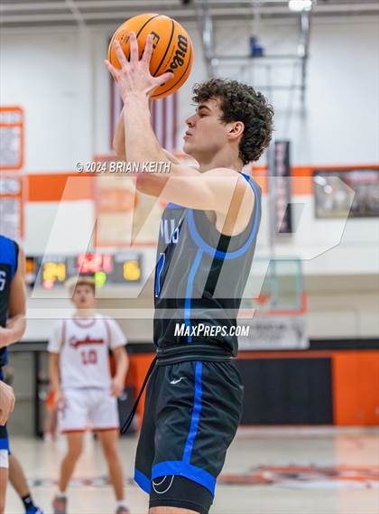 Thumbnail 2 in Elizabethton vs Unicoi Varsity photogallery.