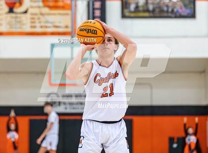 Thumbnail 2 in Elizabethton vs Unicoi Varsity photogallery.