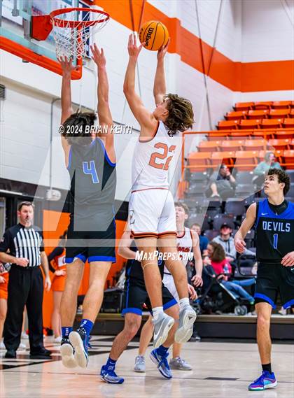 Thumbnail 1 in Elizabethton vs Unicoi Varsity photogallery.