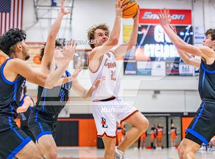Thumbnail 2 in Elizabethton vs Unicoi Varsity photogallery.