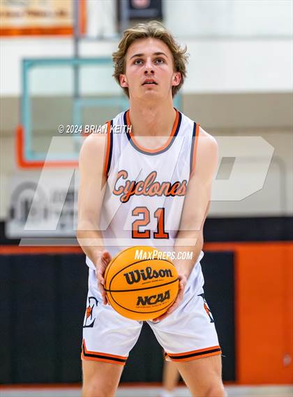 Thumbnail 1 in Elizabethton vs Unicoi Varsity photogallery.
