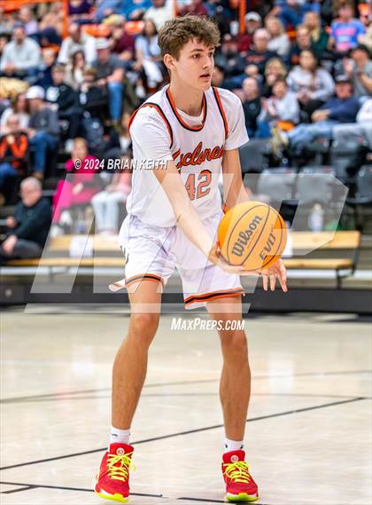 Thumbnail 2 in Elizabethton vs Unicoi Varsity photogallery.