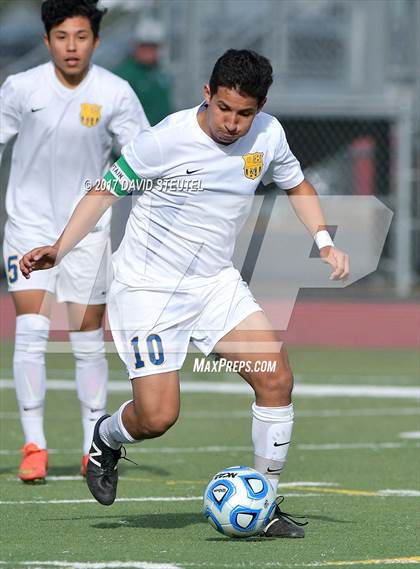 Thumbnail 2 in Central Valley vs. Lincoln (CIF SJS D3 Final) photogallery.