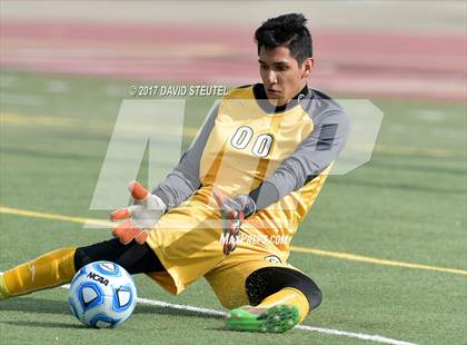 Thumbnail 3 in Central Valley vs. Lincoln (CIF SJS D3 Final) photogallery.