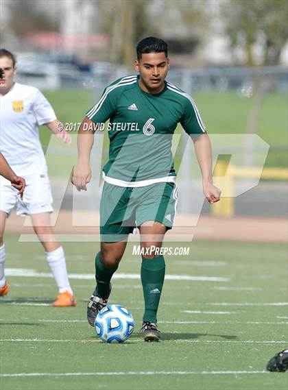 Thumbnail 3 in Central Valley vs. Lincoln (CIF SJS D3 Final) photogallery.