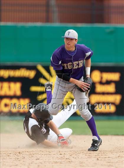 Thumbnail 3 in Monte Vista vs. Tokay (Banner Island Classic) photogallery.