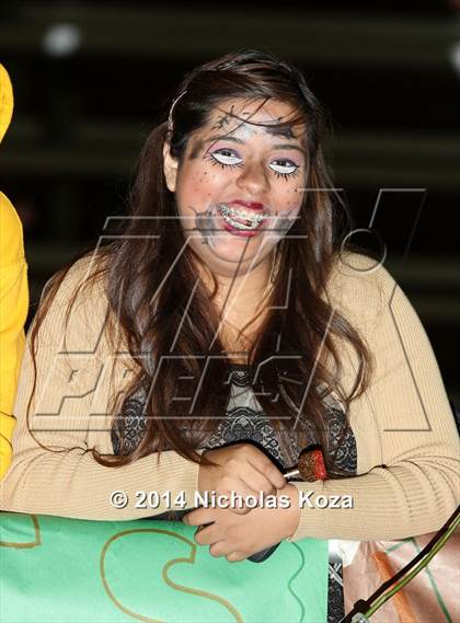 Thumbnail 1 in Warren vs. Lynwood photogallery.