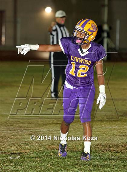 Thumbnail 1 in Warren vs. Lynwood photogallery.