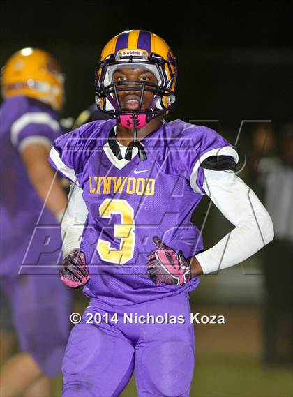 Thumbnail 2 in Warren vs. Lynwood photogallery.