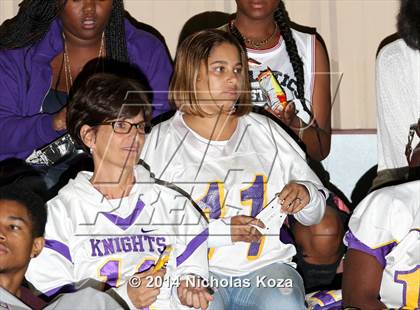 Thumbnail 1 in Warren vs. Lynwood photogallery.