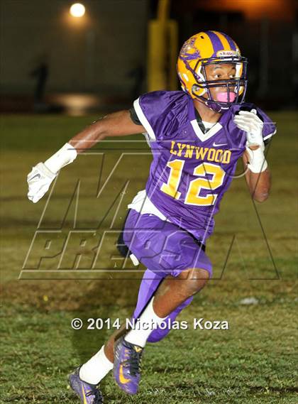Thumbnail 2 in Warren vs. Lynwood photogallery.