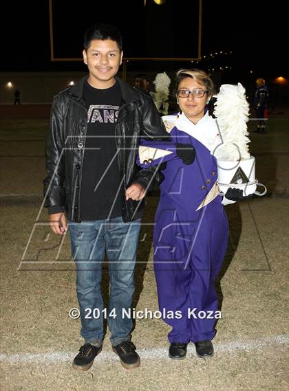 Thumbnail 2 in Warren vs. Lynwood photogallery.