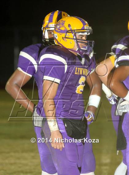 Thumbnail 2 in Warren vs. Lynwood photogallery.